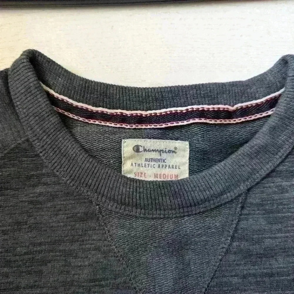 Champion Crew Neck Sweater -- Size M -- Heather Gray Varsity Athletic - Picture 10 of 10